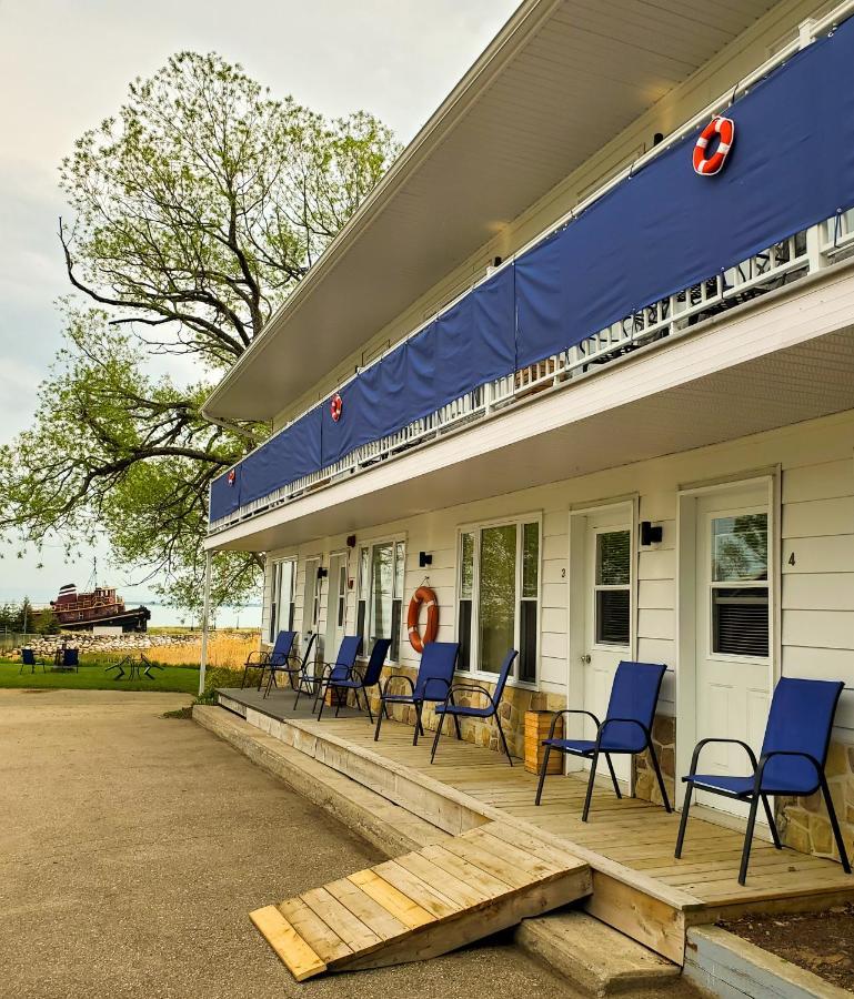 Les Petits Studios Du Bord De L'Eau Saint-Joseph-de-la-Rive Extérieur photo