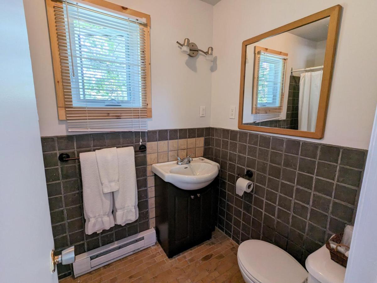 Les Petits Studios Du Bord De L'Eau Saint-Joseph-de-la-Rive Extérieur photo