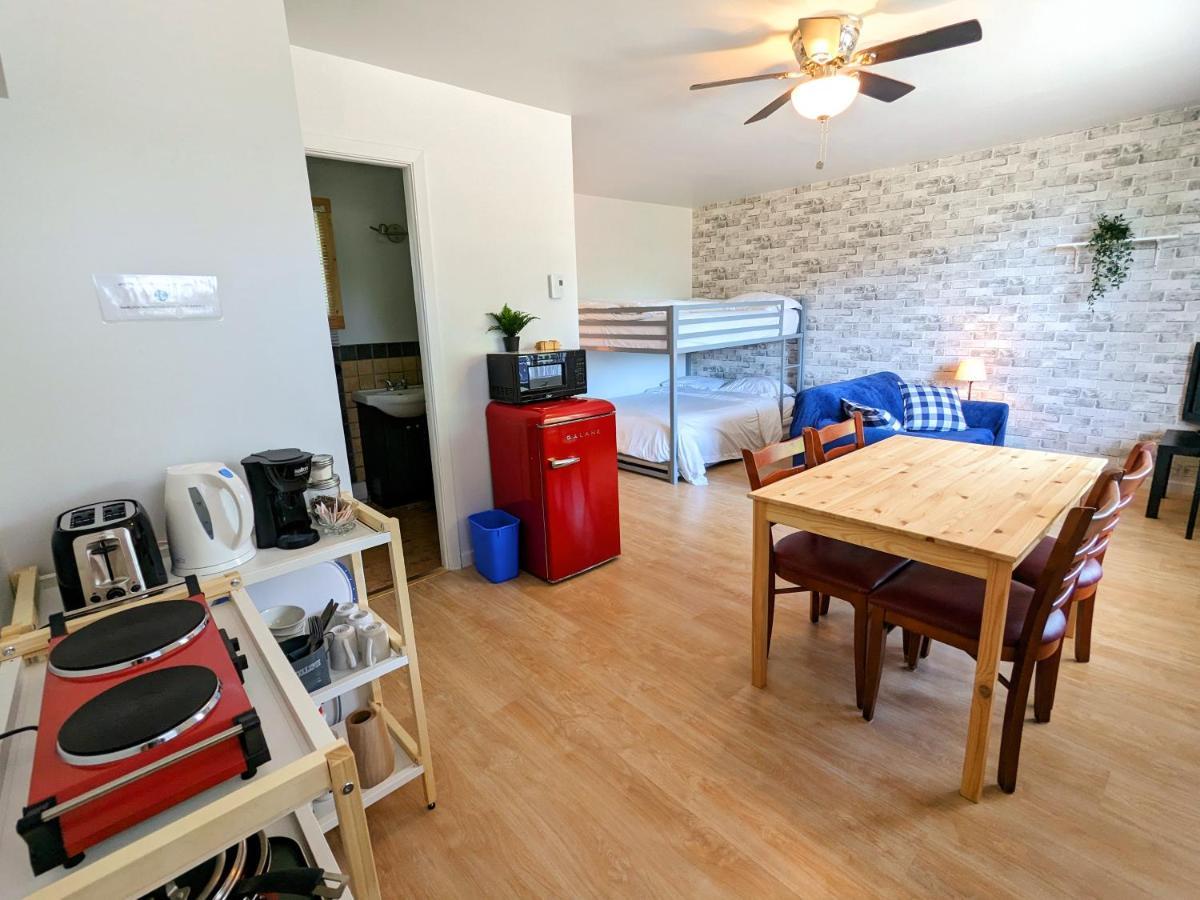 Les Petits Studios Du Bord De L'Eau Saint-Joseph-de-la-Rive Extérieur photo